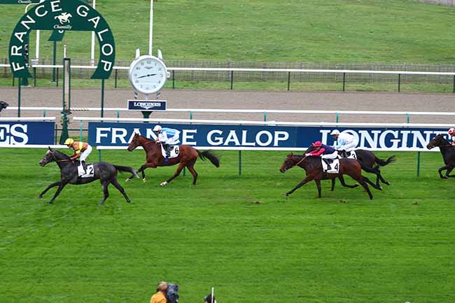 Photo d'arrivée de la course pmu GRAND PRIX DU NORD à CHANTILLY le Dimanche 30 octobre 2022