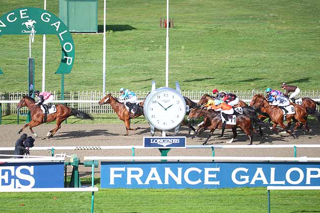 Photo d'arrivée de la course pmu PRIX DE LA VIERGE DE LORETTE à CHANTILLY le Mercredi 2 novembre 2022