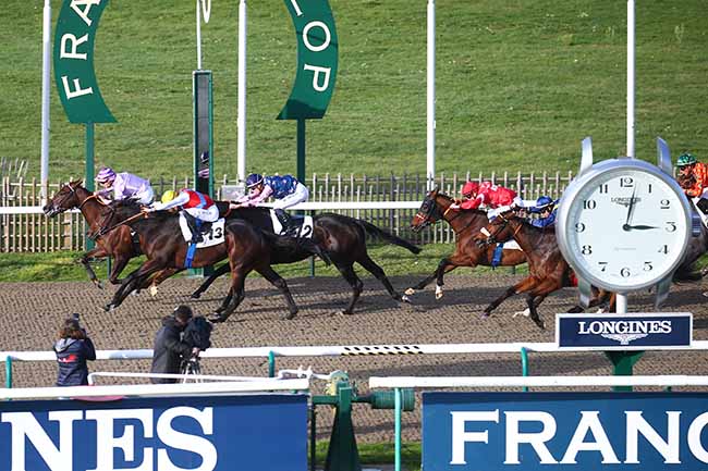 Photo d'arrivée de la course pmu PRIX DE L'HISTOIRE D'ESTHER à CHANTILLY le Mercredi 2 novembre 2022