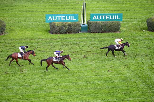 Photo d'arrivée de la course pmu PRIX ELSENEUR à AUTEUIL le Vendredi 4 novembre 2022