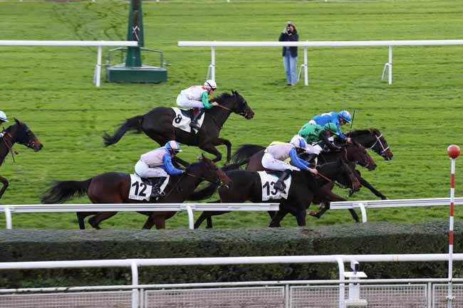 Photo d'arrivée de la course pmu PRIX DU MESNIL-VILLEMENT à SAINT CLOUD le Mercredi 9 novembre 2022