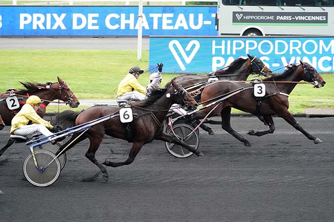Photo d'arrivée de la course pmu PRIX DE CHATEAU-THIERRY à PARIS-VINCENNES le Jeudi 10 novembre 2022