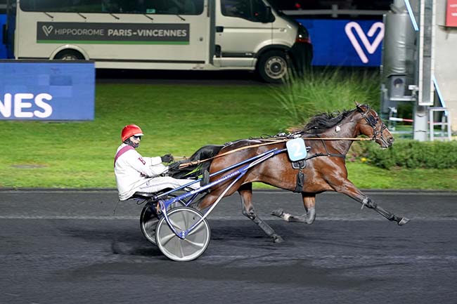 Photo d'arrivée de la course pmu PRIX DE VAUMAS à PARIS-VINCENNES le Jeudi 10 novembre 2022