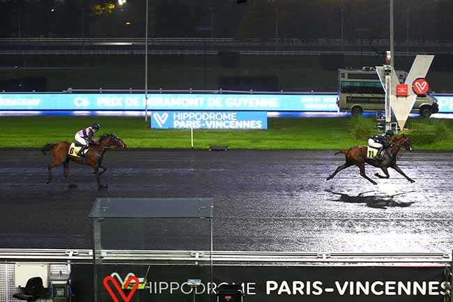 Photo d'arrivée de la course pmu PRIX DE MIRAMONT-DE-GUYENNE à PARIS-VINCENNES le Lundi 21 novembre 2022
