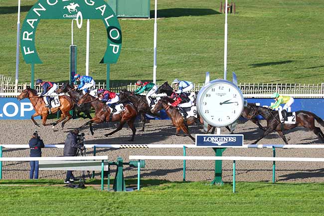 Photo d'arrivée de la course pmu PRIX DE L'ORME à CHANTILLY le Jeudi 24 novembre 2022