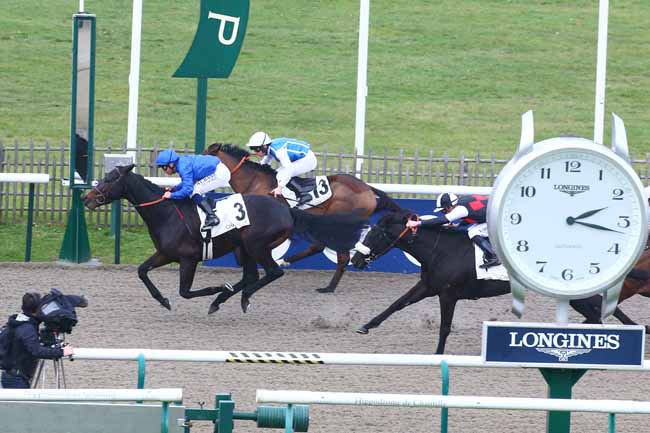 Photo d'arrivée de la course pmu PRIX DU PASSAGE à CHANTILLY le Samedi 26 novembre 2022