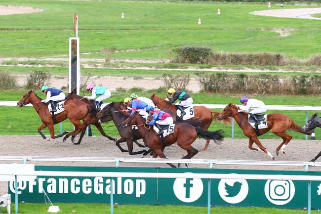 Photo d'arrivée de la course pmu PRIX DE LA CERISAIE à DEAUVILLE le Mardi 29 novembre 2022