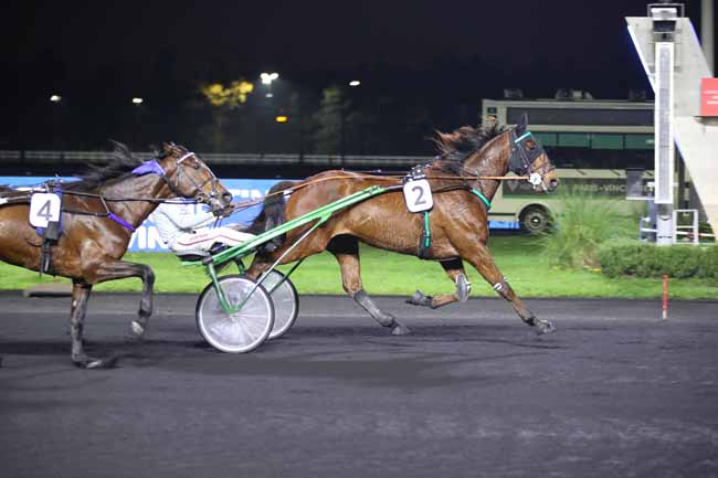 Photo d'arrivée de la course pmu PRIX FLORENTINA à PARIS-VINCENNES le Mardi 29 novembre 2022