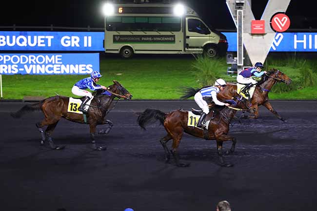 Photo d'arrivée de la course pmu PRIX PAUL BUQUET à PARIS-VINCENNES le Jeudi 1 décembre 2022