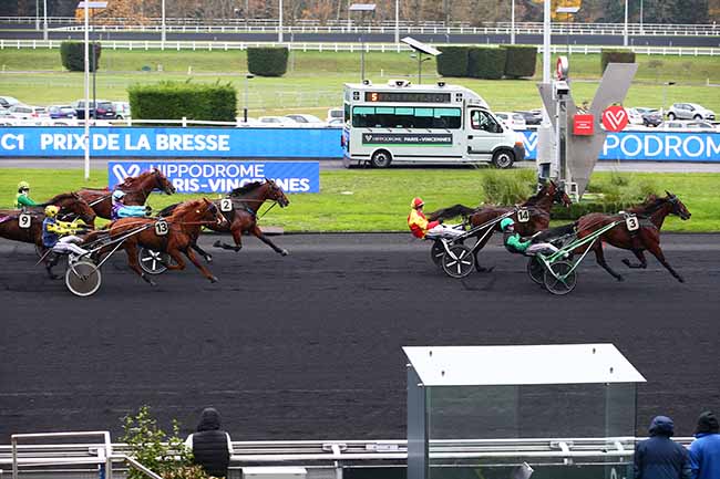 Photo d'arrivée de la course pmu PRIX DE LA BRESSE à PARIS-VINCENNES le Samedi 3 décembre 2022