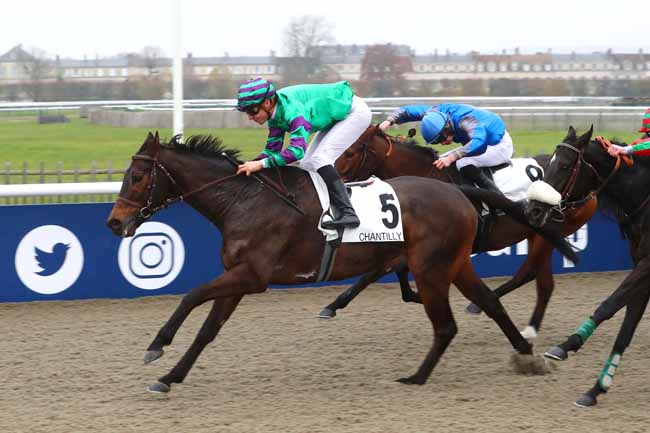 Photo d'arrivée de la course pmu PRIX DE L'ECLUSE DE CREIL à CHANTILLY le Mardi 6 décembre 2022