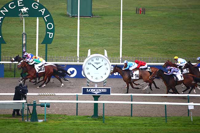 Photo d'arrivée de la course pmu PRIX DE LA PISTE DES LIONS à CHANTILLY le Mardi 6 décembre 2022