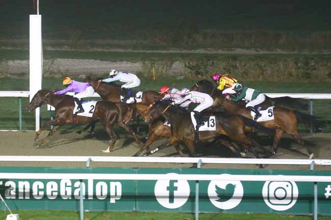 Photo d'arrivée de la course pmu PRIX DU BUSTE DE DESIRE LE HOC à DEAUVILLE le Vendredi 9 décembre 2022