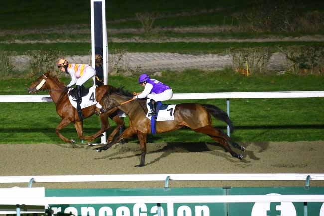 Photo d'arrivée de la course pmu PRIX DES MAS à DEAUVILLE le Samedi 10 décembre 2022