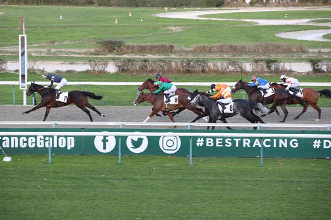 Photo d'arrivée de la course pmu PRIX ARCANGUES à DEAUVILLE le Jeudi 15 décembre 2022