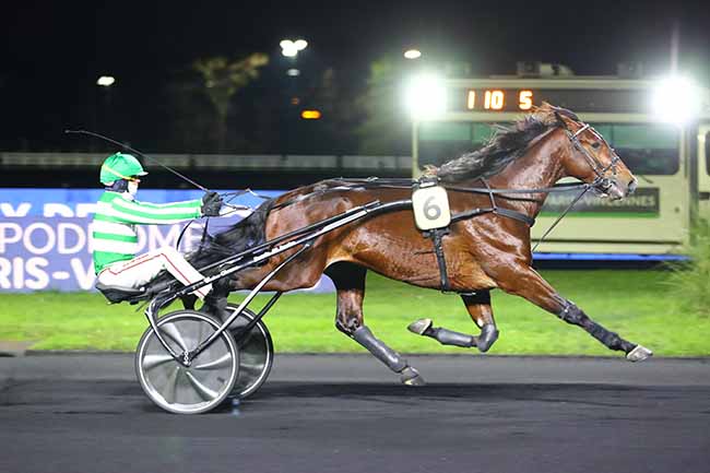 Photo d'arrivée de la course pmu PRIX DE COGOLIN à PARIS-VINCENNES le Jeudi 15 décembre 2022