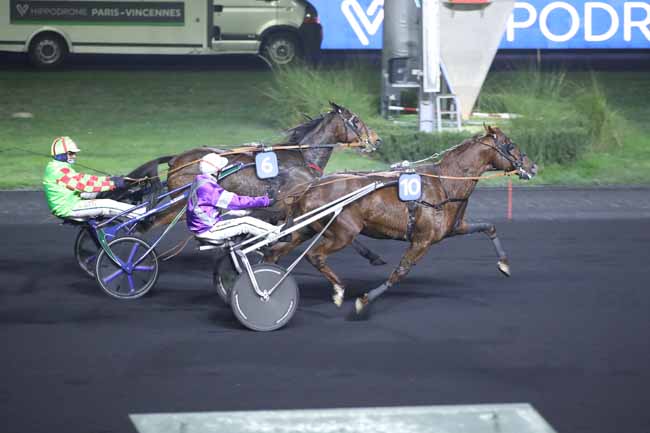 Photo d'arrivée de la course pmu PRIX DE TOURCOING à PARIS-VINCENNES le Vendredi 16 décembre 2022