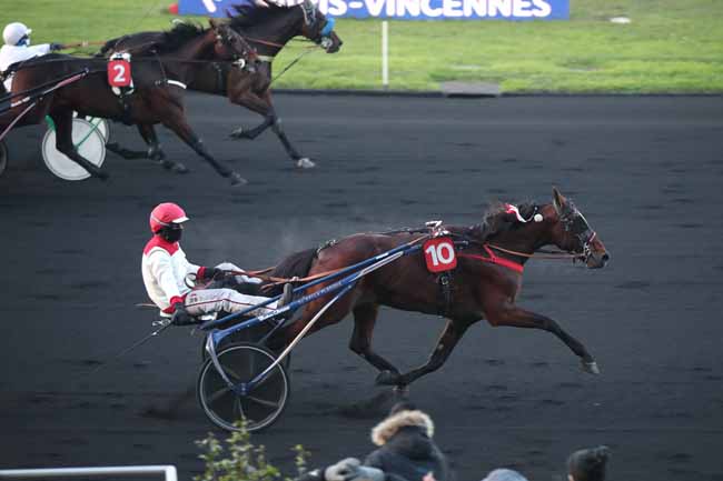 Photo d'arrivée de la course pmu PRIX DE MANSLE à PARIS-VINCENNES le Samedi 17 décembre 2022