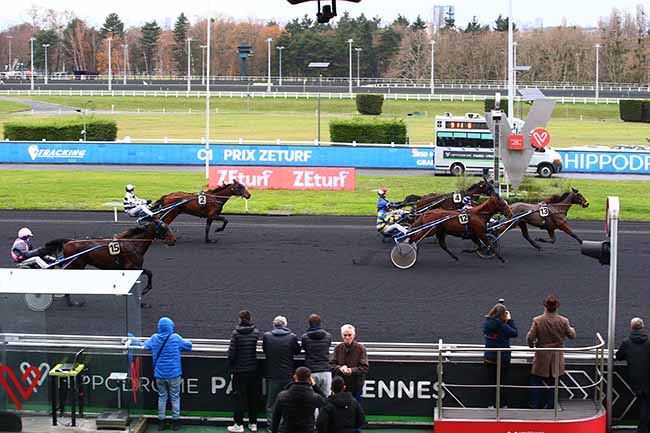 Photo d'arrivée de la course pmu PRIX ZETURF (PRIX DE LA TREMBLADE) à PARIS-VINCENNES le Mercredi 21 décembre 2022