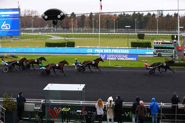 Photo d'arrivée de la course pmu PRIX DES FREESIAS à PARIS-VINCENNES le Mercredi 21 décembre 2022