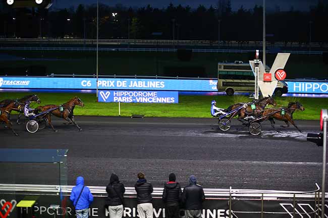 Photo d'arrivée de la course pmu PRIX DE JABLINES à PARIS-VINCENNES le Mercredi 21 décembre 2022