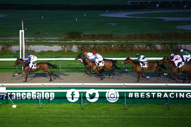 Photo d'arrivée de la course pmu PRIX DU JARDIN D'EAU à DEAUVILLE le Jeudi 22 décembre 2022