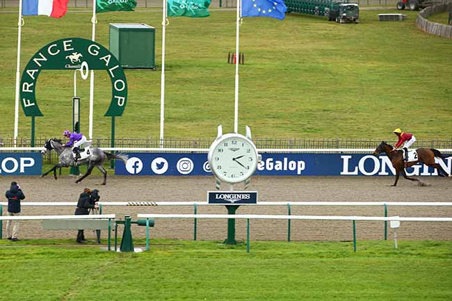 Photo d'arrivée de la course pmu PRIX JACKIE TAILLARD à CHANTILLY le Vendredi 23 décembre 2022