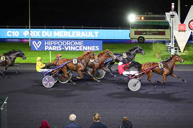 Photo d'arrivée de la course pmu PRIX DU MERLERAULT à PARIS-VINCENNES le Samedi 24 décembre 2022