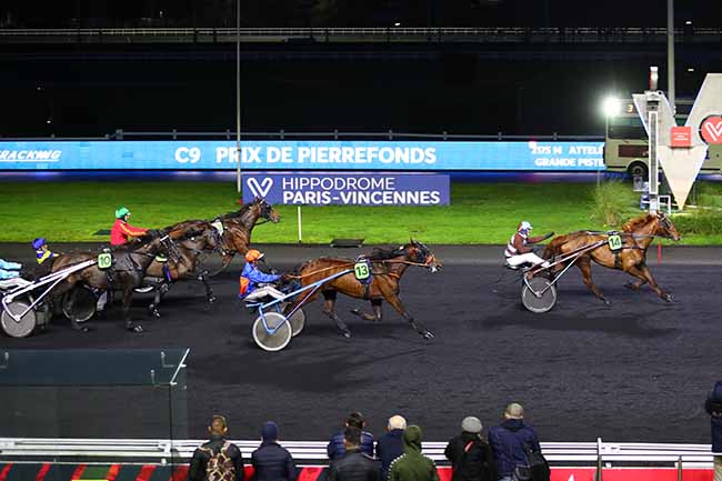 Photo d'arrivée de la course pmu PRIX DE PIERREFONDS à PARIS-VINCENNES le Samedi 24 décembre 2022