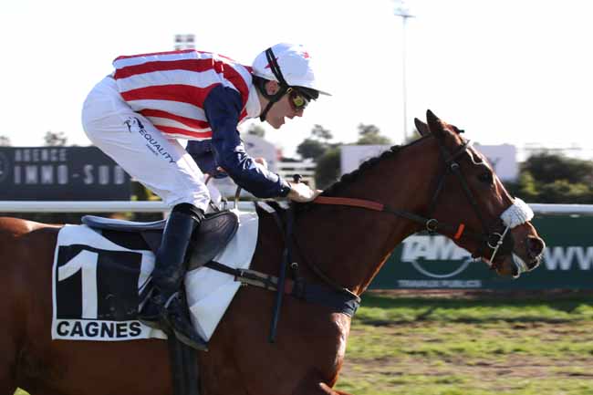 Photo d'arrivée de la course pmu PRIX GOODEA à CAGNES-SUR-MER le Mercredi 28 décembre 2022