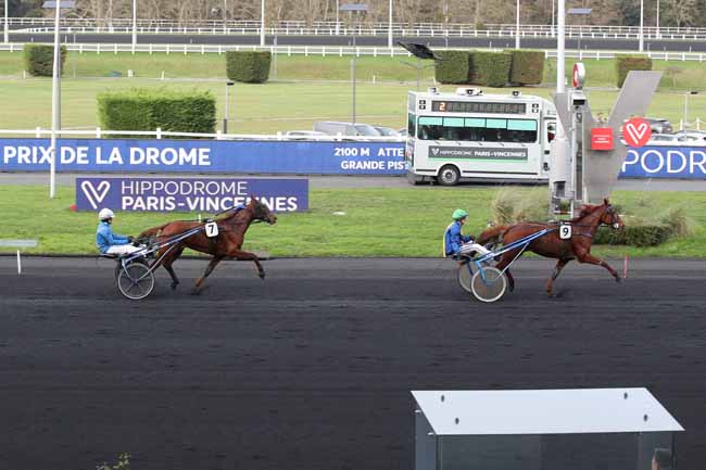 Photo d'arrivée de la course pmu PRIX DE LA DROME à PARIS-VINCENNES le Samedi 31 décembre 2022