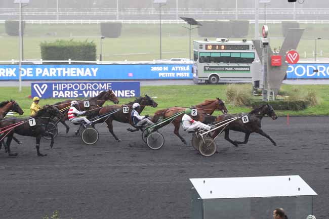 Photo d'arrivée de la course pmu PRIX DE PARTHENAY à PARIS-VINCENNES le Jeudi 5 janvier 2023