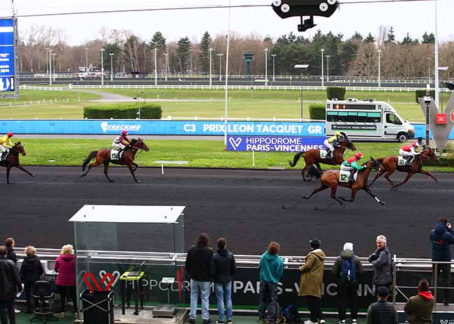 Photo d'arrivée de la course pmu PRIX LEON TACQUET à PARIS-VINCENNES le Samedi 7 janvier 2023