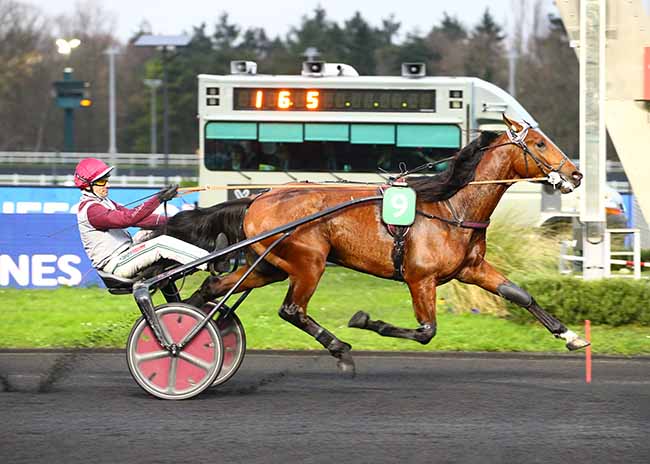 Photo d'arrivée de la course pmu PRIX MAURICE DE GHEEST à PARIS-VINCENNES le Samedi 7 janvier 2023