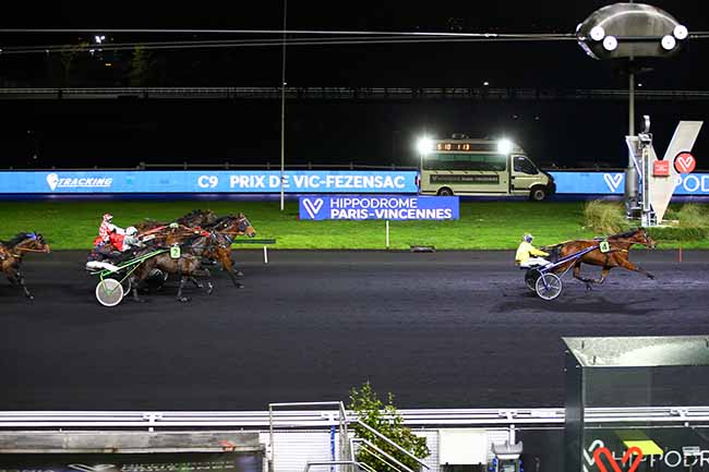 Photo d'arrivée de la course pmu PRIX DE VIC-FEZENSAC à PARIS-VINCENNES le Samedi 7 janvier 2023