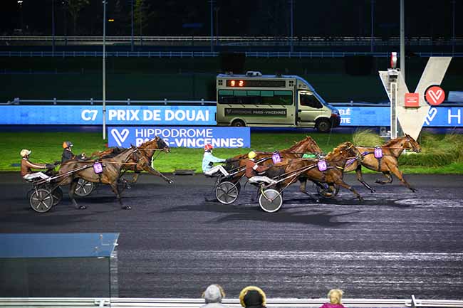 Photo d'arrivée de la course pmu PRIX DE DOUAI à PARIS-VINCENNES le Lundi 9 janvier 2023