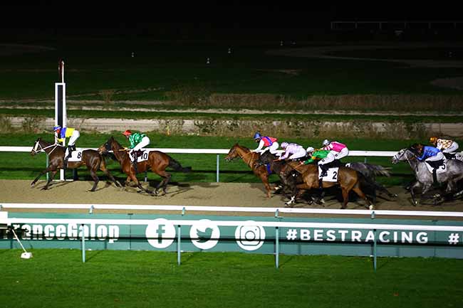 Photo d'arrivée de la course pmu PRIX DE LA CITE DE LA MER à DEAUVILLE le Vendredi 13 janvier 2023