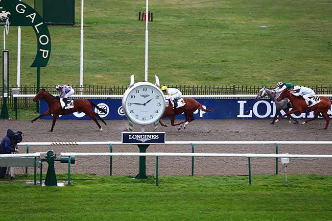 Photo d'arrivée de la course pmu PRIX DE LA ROUTE DU DEBAT à CHANTILLY le Samedi 14 janvier 2023