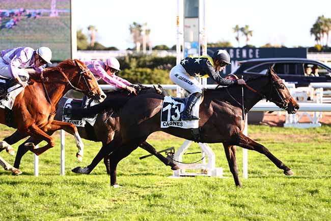 Photo d'arrivée de la course pmu PRIX DU ROUSSILLON à CAGNES-SUR-MER le Mercredi 18 janvier 2023