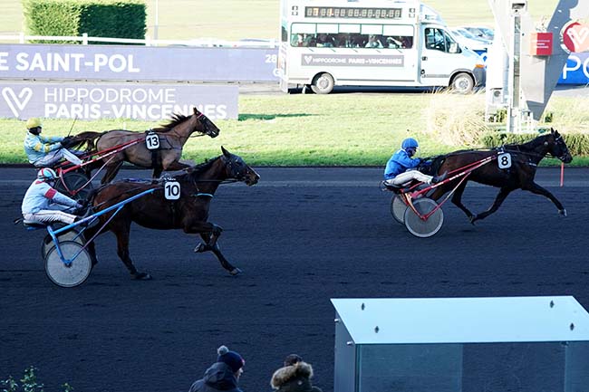 Photo d'arrivée de la course pmu PRIX DE SAINT-POL à PARIS-VINCENNES le Mercredi 18 janvier 2023