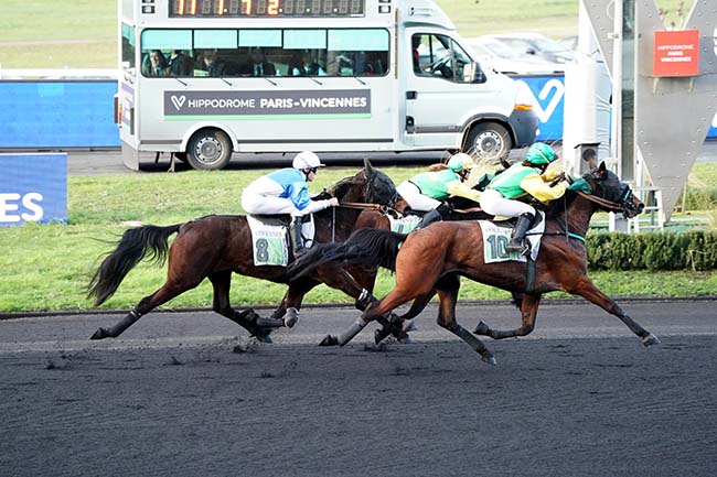 Photo d'arrivée de la course pmu PRIX DE PONT-A-MOUSSON à PARIS-VINCENNES le Mercredi 18 janvier 2023