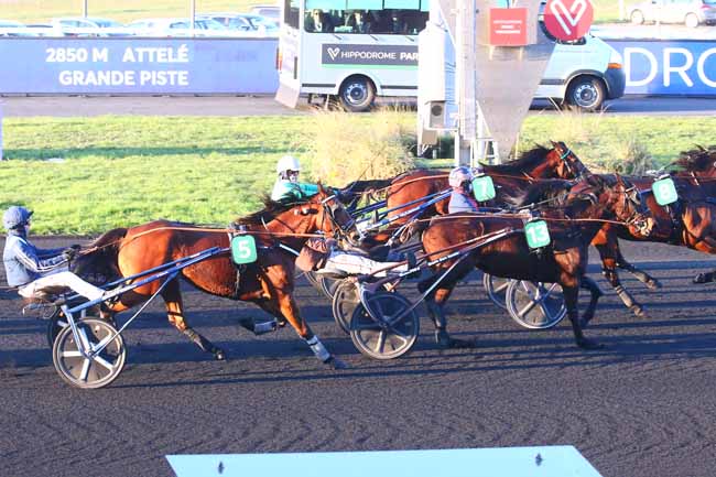Photo d'arrivée de la course pmu PRIX DE DOUVRES à PARIS-VINCENNES le Samedi 21 janvier 2023
