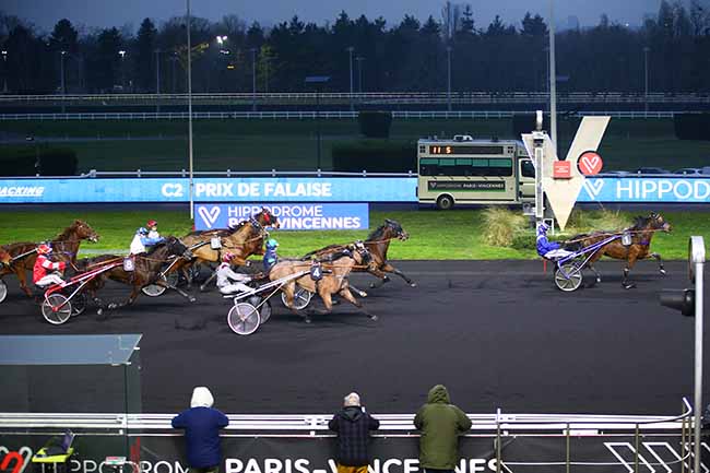 Photo d'arrivée de la course pmu PRIX DE FALAISE à PARIS-VINCENNES le Mardi 24 janvier 2023