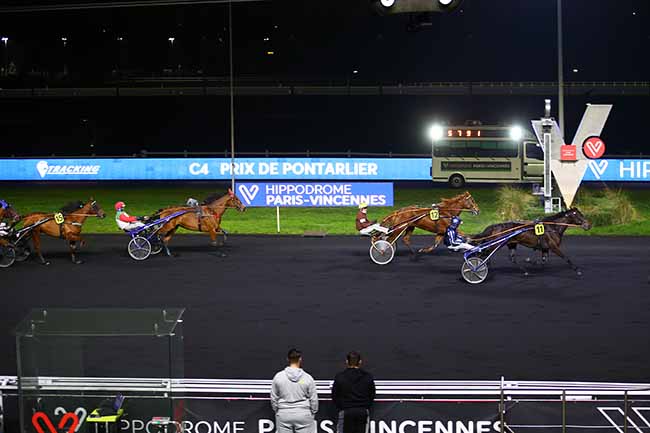 Photo d'arrivée de la course pmu PRIX DE PONTARLIER à PARIS-VINCENNES le Mardi 24 janvier 2023