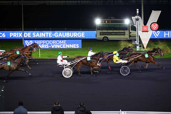 Photo d'arrivée de la course pmu PRIX DE SAINTE-GAUBURGE à PARIS-VINCENNES le Mardi 24 janvier 2023