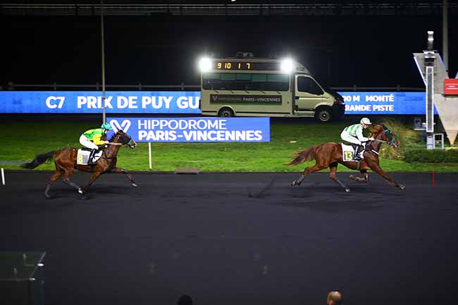 Photo d'arrivée de la course pmu PRIX DE PUY GUILLAUME à PARIS-VINCENNES le Mardi 24 janvier 2023