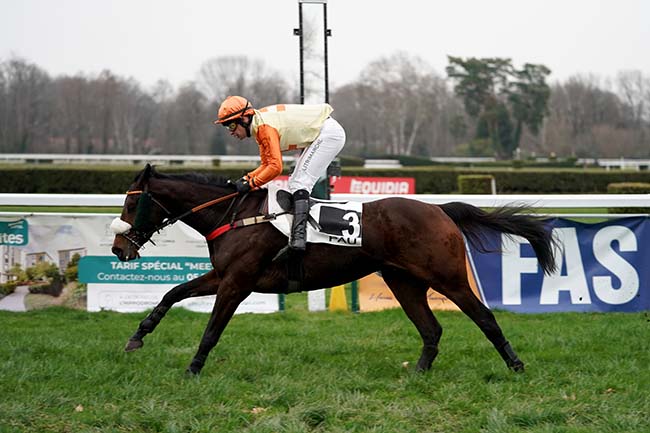 Photo d'arrivée de la course pmu PRIX D'ALBRET à PAU le Mercredi 25 janvier 2023