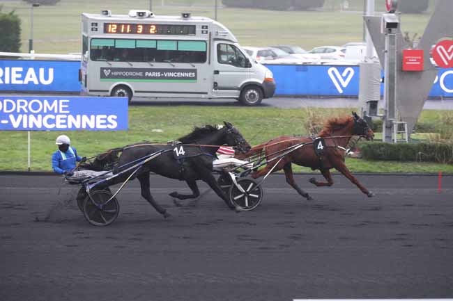 Photo d'arrivée de la course pmu PRIX DE VIENNE-KRIEAU à PARIS-VINCENNES le Jeudi 26 janvier 2023