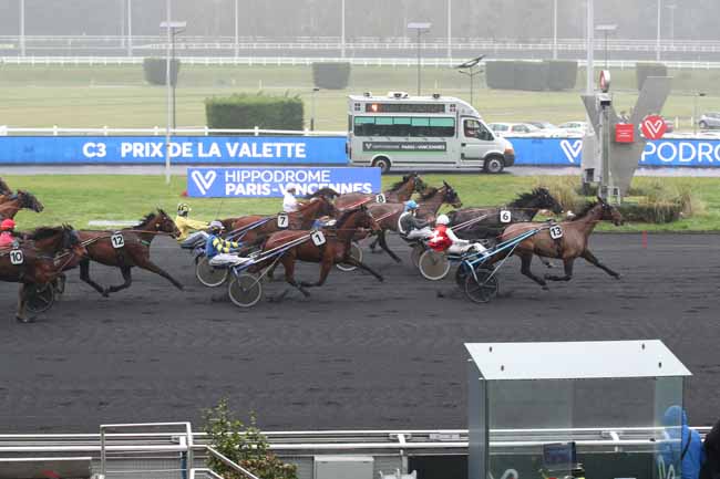 Photo d'arrivée de la course pmu PRIX DE LA VALETTE à PARIS-VINCENNES le Jeudi 26 janvier 2023