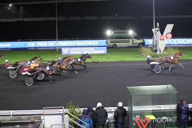 Photo d'arrivée de la course pmu PRIX DE YONKERS RACEWAY à PARIS-VINCENNES le Jeudi 26 janvier 2023